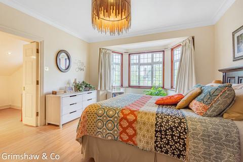4 Birkdale Road, London, W5 1JZ