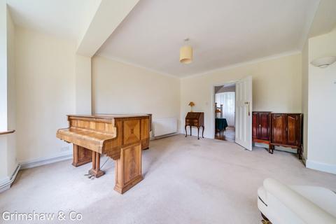4 bedroom semi-detached house for sale, Opposite Gunnersbury Park, Ealing, W5