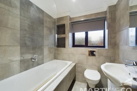 6 Douglas Walk, Chelmsford, CM2 9XQ