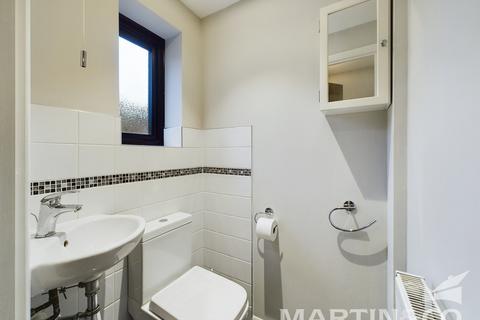 6 Douglas Walk, Chelmsford, CM2 9XQ