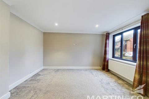 6 Douglas Walk, Chelmsford, CM2 9XQ