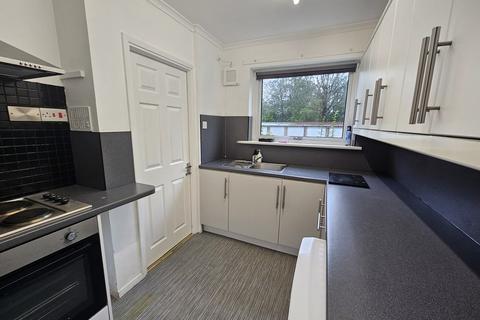 2 bedroom flat for sale, Kingston Court , Four Oaks, Sutton Coldfield