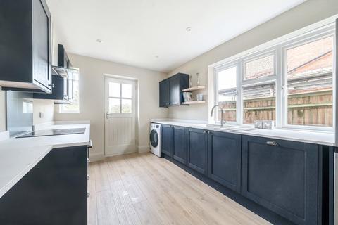 10 Croft Road, Godalming, GU7 1BY