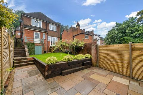 10 Croft Road, Godalming, GU7 1BY