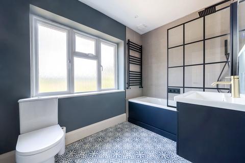 10 Croft Road, Godalming, GU7 1BY