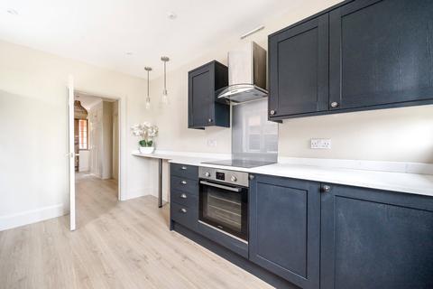 10 Croft Road, Godalming, GU7 1BY