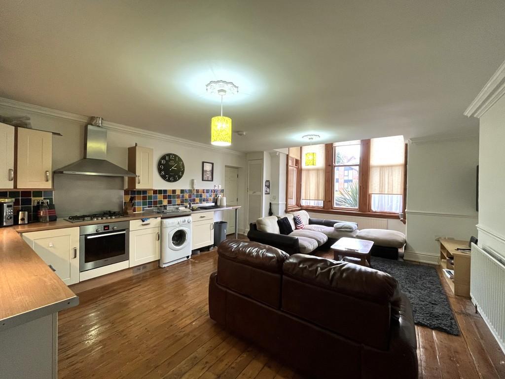 Chatsworth House,11 Hyde Terrace 3 bed apartment for sale £250,000