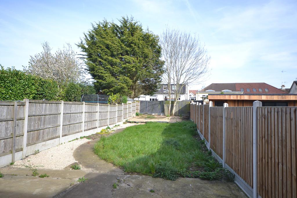68 High Road April (gdn)