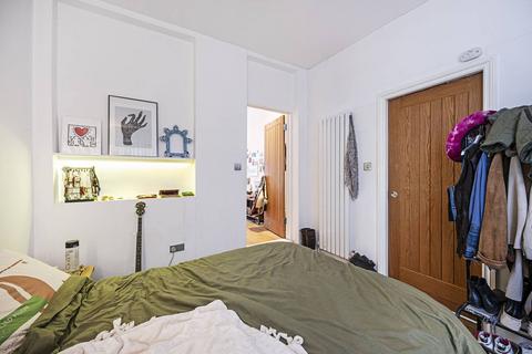 11a Bodney Road, London, E8 1AY