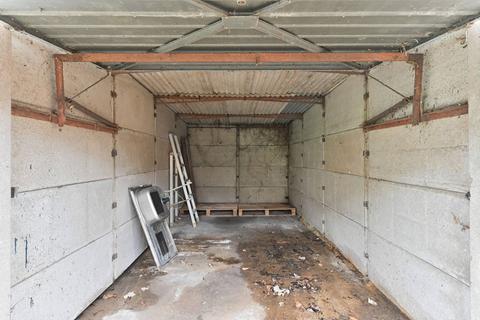 Garage to rent - Carshalton Road, Sutton, SM1