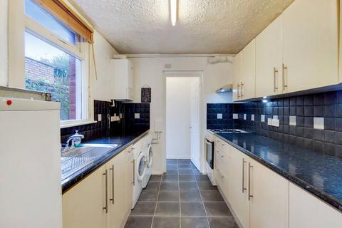 4 bedroom terraced house to rent, Farrant Avenue, N22, Wood Green, London, N22