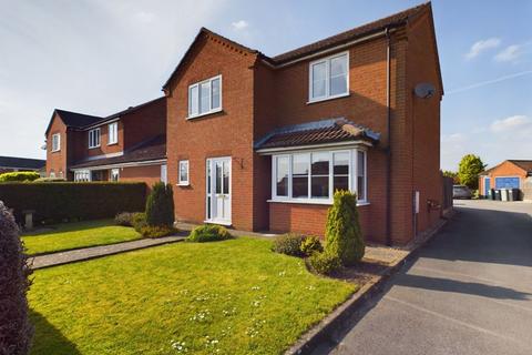 3 bedroom link detached house for sale, Tennyson Gardens, Horncastle