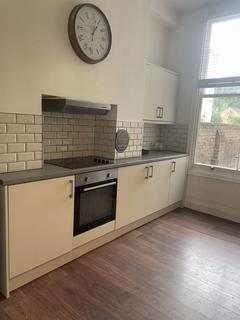 6 bedroom terraced house to rent - Abbey Road, Grimsby