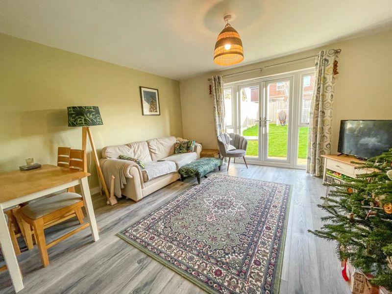 Meadow Way, Wing, Buckinghamshire, LU7 0TG, Leighton Buzzard LU7 2 bed semidetached house for