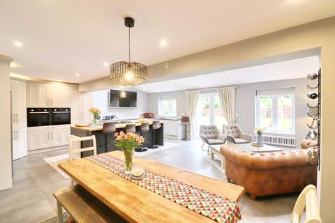 5 bedroom detached house for sale, Gillers Green, Manchester M28