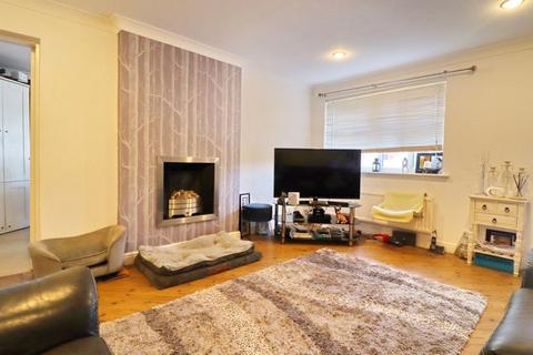 4 bedroom semi-detached house for sale, Redpoll Close, Manchester M28