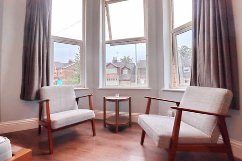 1 bedroom flat for sale, Victoria Crescent, Manchester M30
