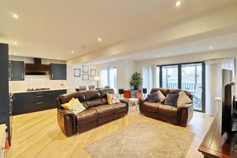 90 Wyre Drive, Worsley, Manchester, M28 1HN