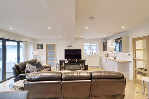 90 Wyre Drive, Worsley, Manchester, M28 1HN
