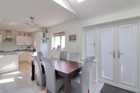 4 bedroom detached house for sale, Bullbridge View, Manchester M28