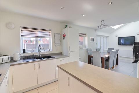 4 bedroom detached house for sale, Bullbridge View, Manchester M28