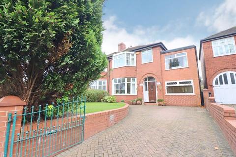4 bedroom semi-detached house for sale, Greenleach Lane, Manchester M28