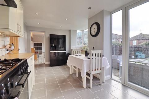 3 bedroom semi-detached house for sale - Moorfield, Manchester M28