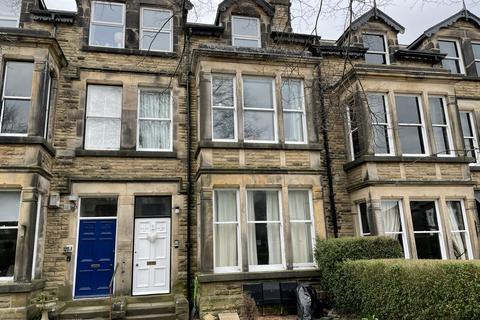 2 bedroom apartment to rent, Grasmere, Franklin Mount, Harrogate, HG1