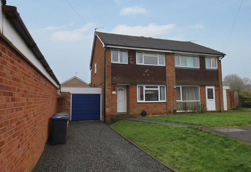 Field Close, Hinckley, Leicestershire 3 bed semidetached house for