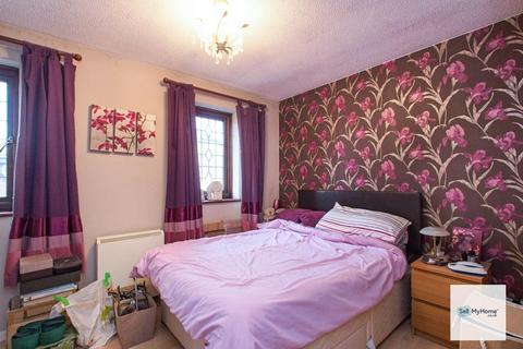 58 Drummond Close, Erith, DA8 3QS