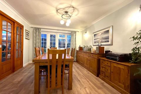 3 Forge Close, Bromley, BR2 7LP
