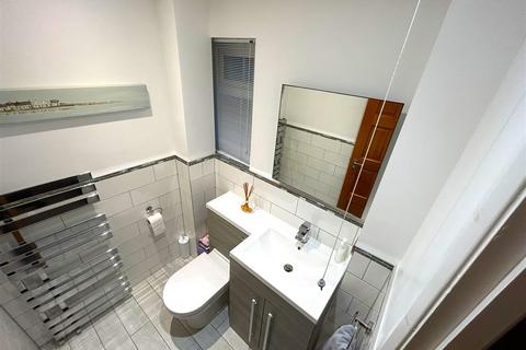 3 Forge Close, Bromley, BR2 7LP