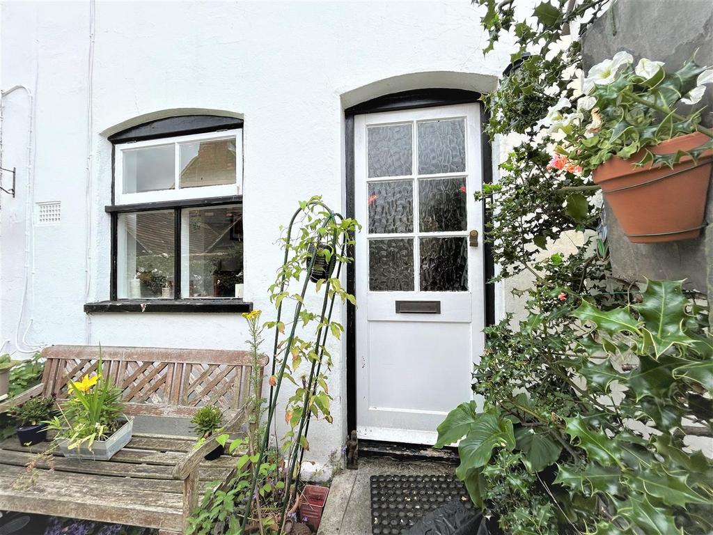 Six Bells Lane, Sevenoaks TN13 1 bed end of terrace house for sale £