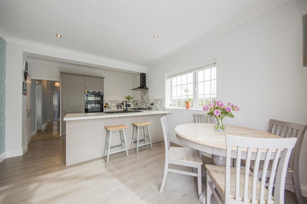 Kitchen Dining Area