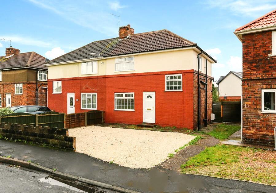 Broadway, Dunscroft, Doncaster 3 bed semidetached house for sale £