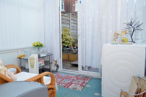 118 Hadfield Street, Oldham, OL8 3EE