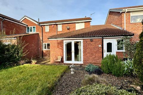 3 bedroom semi-detached house for sale, Hendren Close, Darlington