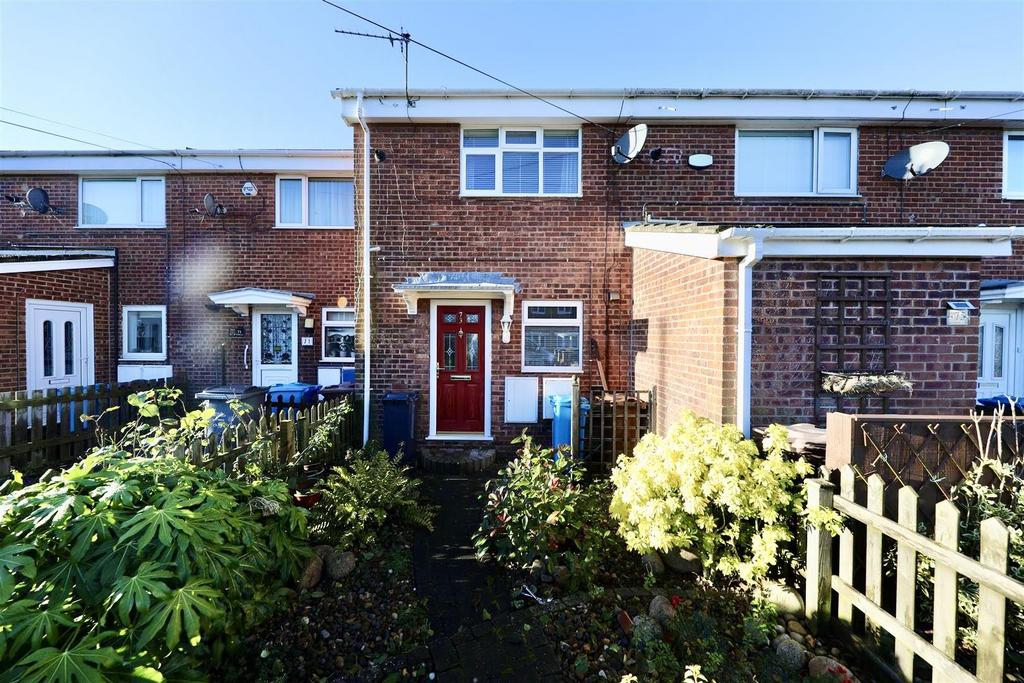 Downfield Avenue, Hull 2 bed terraced house £105,000