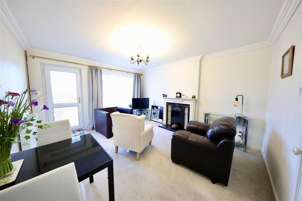 Downfield Avenue, Hull 2 bed terraced house for sale £105,000