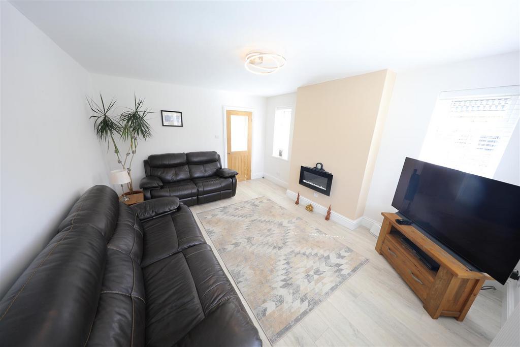Springfield Way, Anlaby, Hull 2 bed semidetached bungalow for sale £