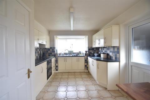 6 Clarkefields, Bayston Hill, Shrewsbury, SY3 0ES