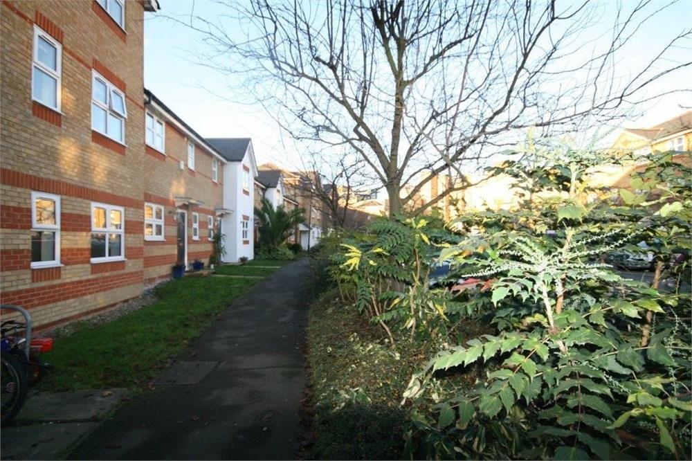 Basevi Way, Millennium Quay 1 bed apartment £1,400 pcm (£323 pw)