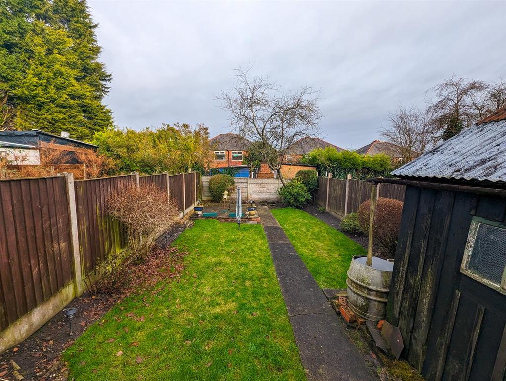 Laxey Crescent, Leigh 3 bed semidetached house for sale £139,950