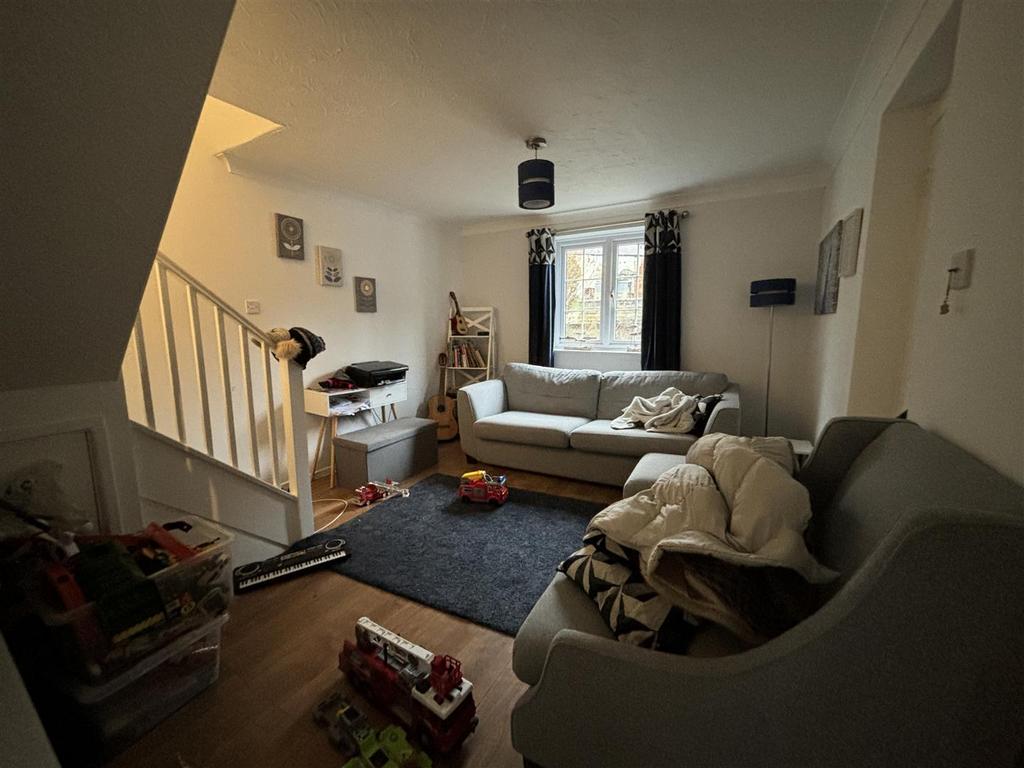 Lowden Parade, Chippenham SN15 2 bed semidetached house for sale £