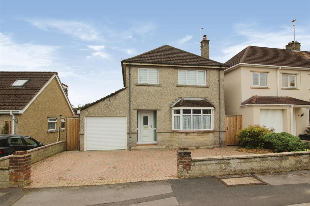 Orchard Road, Chippenham SN14 3 bed detached house for sale £350,000