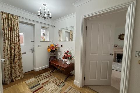 4 bedroom detached house for sale, London Road, Chippenham SN15