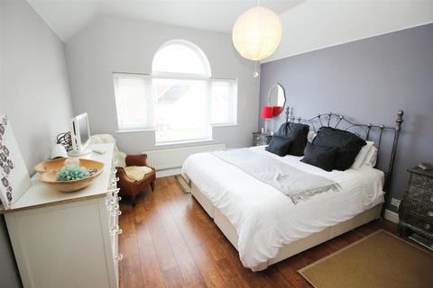 9 Argyle Drive, Chippenham, SN14 6RP