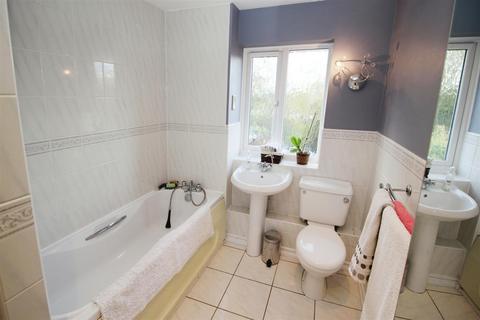 9 Argyle Drive, Chippenham, SN14 6RP