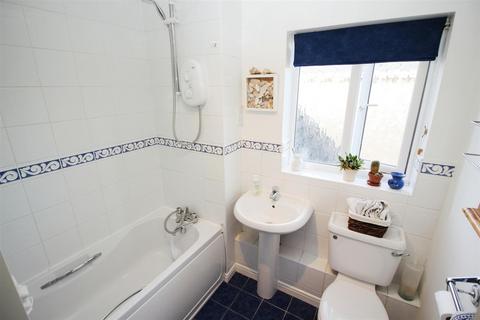 9 Argyle Drive, Chippenham, SN14 6RP