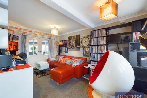 2 bedroom detached house for sale - Sewerby Crescent, Bridlington